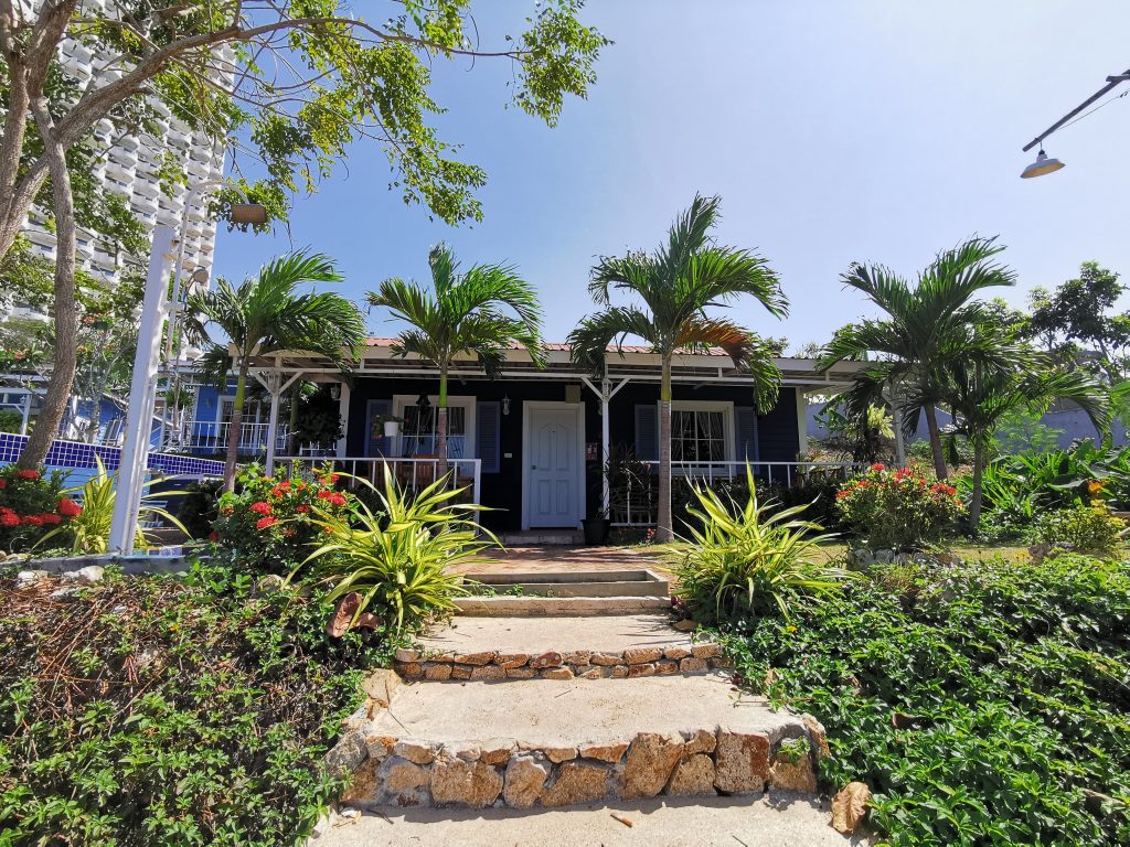 บ้านพักพูลวิลล่าไทยแลนด์ - ที่พักพัทยาติดทะเล Paradise villa beachfront 2  ห้องนอน วิลล่าติดทะเลพัทยา