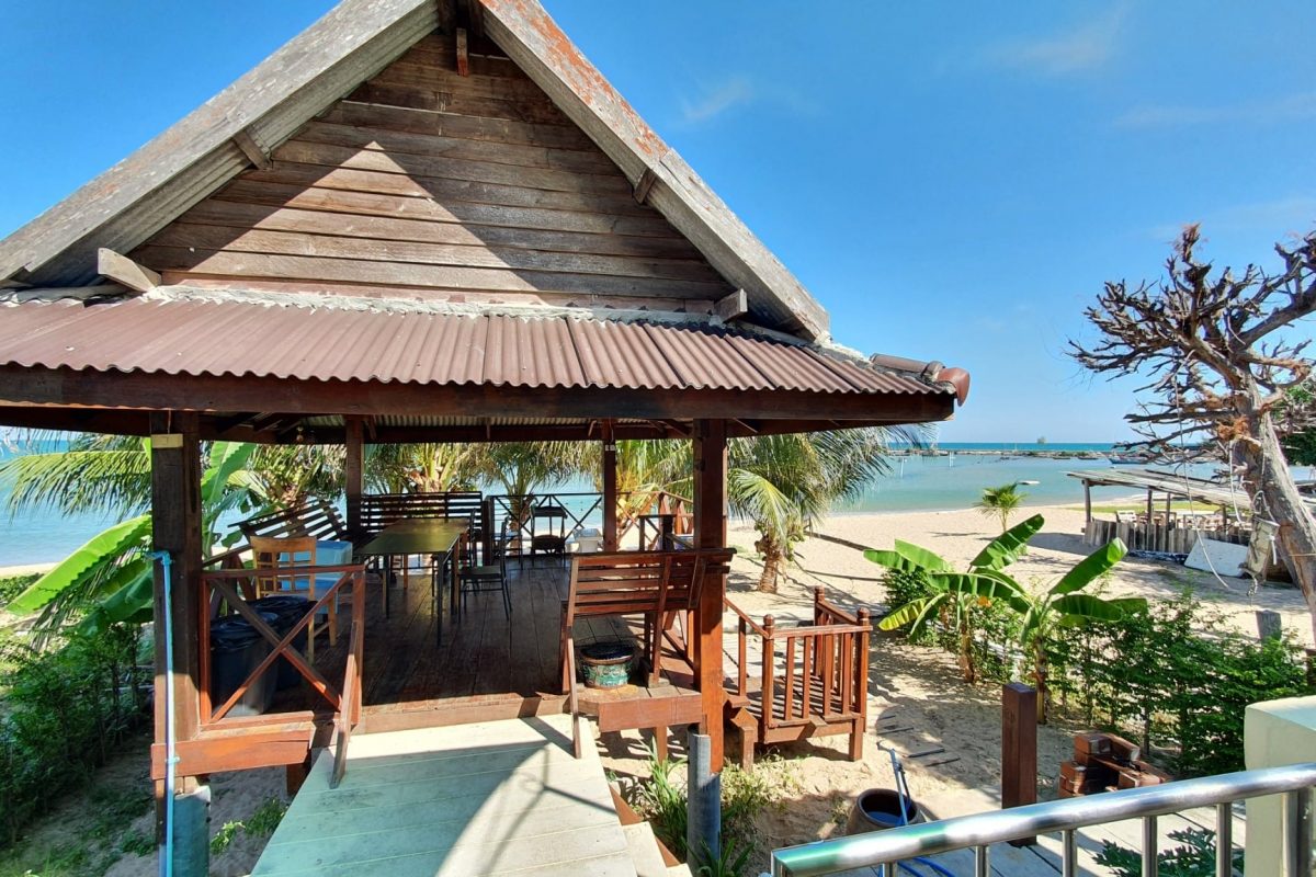 บ้านพักพูลวิลล่าไทยแลนด์ - บ้านพักติดทะเลระยอง G- Coconut Beachfront ระยอง หาดพลา ⚓️ 4ห้องนอน บ้านพักติดทะเลระยอง