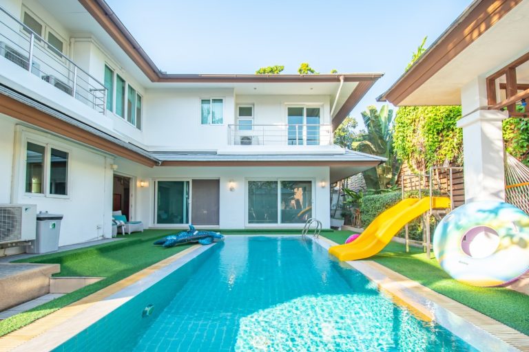 พูลวิลล่าพัทยา บ้าน Sea blue Poolvilla แบบ 3 ห้องนอน – 🏖️ ใกล้ทะเล (หาดนาเกลือ-กระทิงลาย) อยู่ในโครงการ เดินจากบ้านพัก 150 เมตร