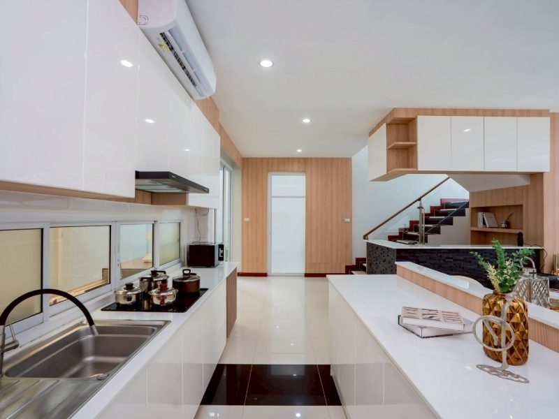 LINE ALBUM Hampton Place 251021 15