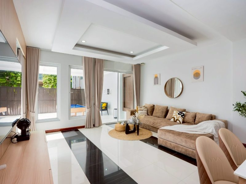 LINE ALBUM Hampton Place 251021 17