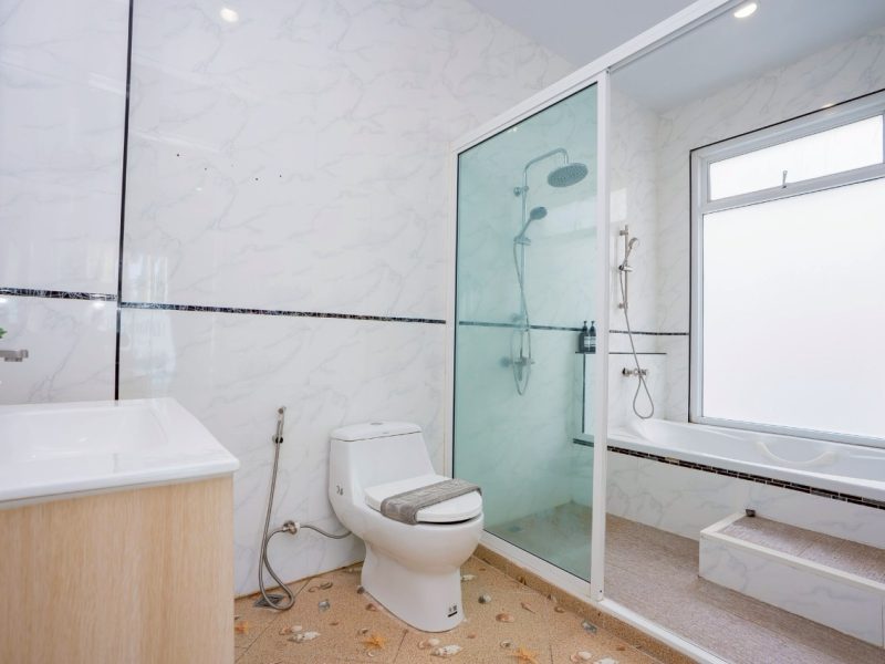 LINE ALBUM Hampton Place 251021 19