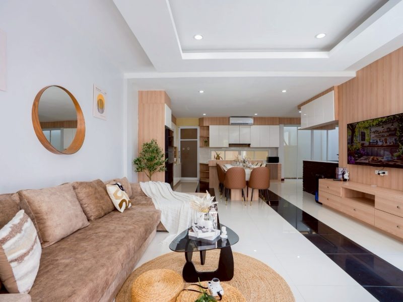 LINE ALBUM Hampton Place 251021 22