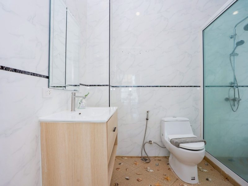 LINE ALBUM Hampton Place 251021 23