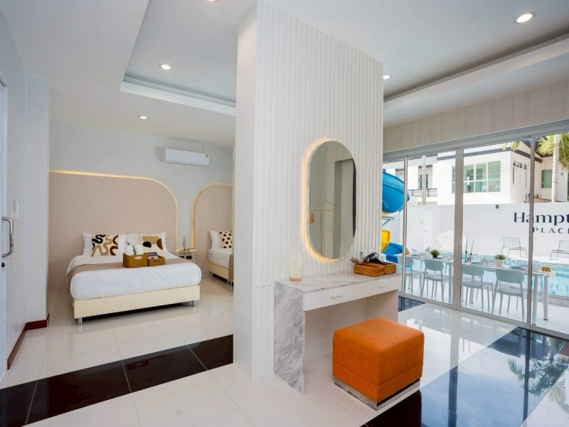 LINE ALBUM Hampton Place 251021 25