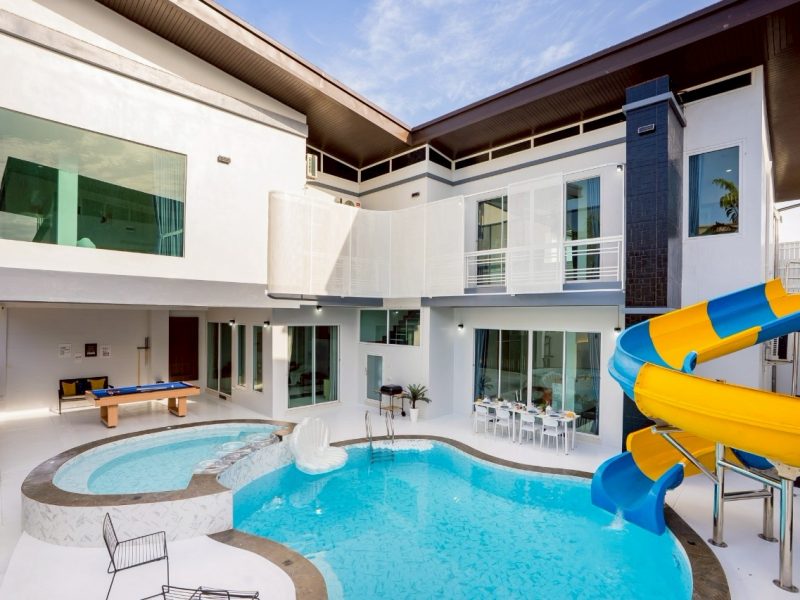 LINE ALBUM Hampton Place 251021 28